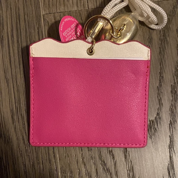 Wearable Lanyard Pocketbac Holder
Bath and Body Works - Picture 3 of 6